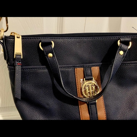 Tommy Hilfiger crossbody bag - Picture 3 of 3